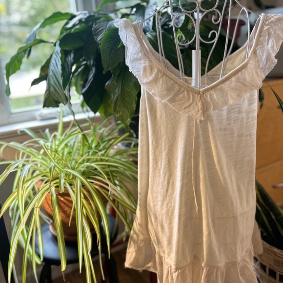 American Eagle distressed ruffle top - Picture 2 of 5